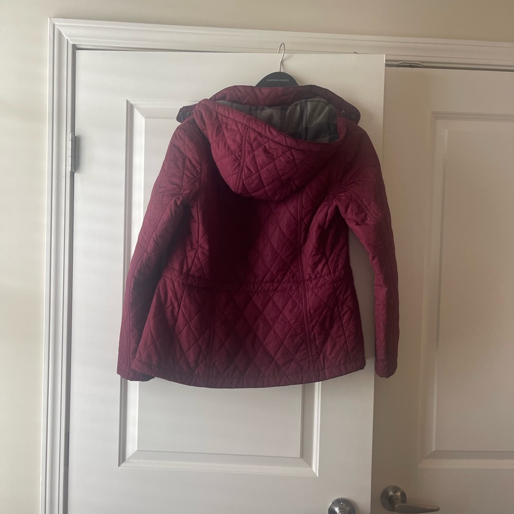 Barbour Coat Women’s US 6. Barely worn. Removable hood.